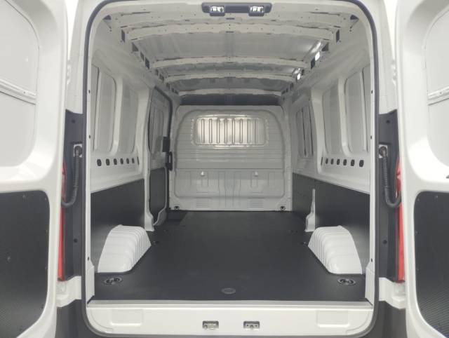 2025 Maxus Deliver 9 2.0 Base RWD L3 H2