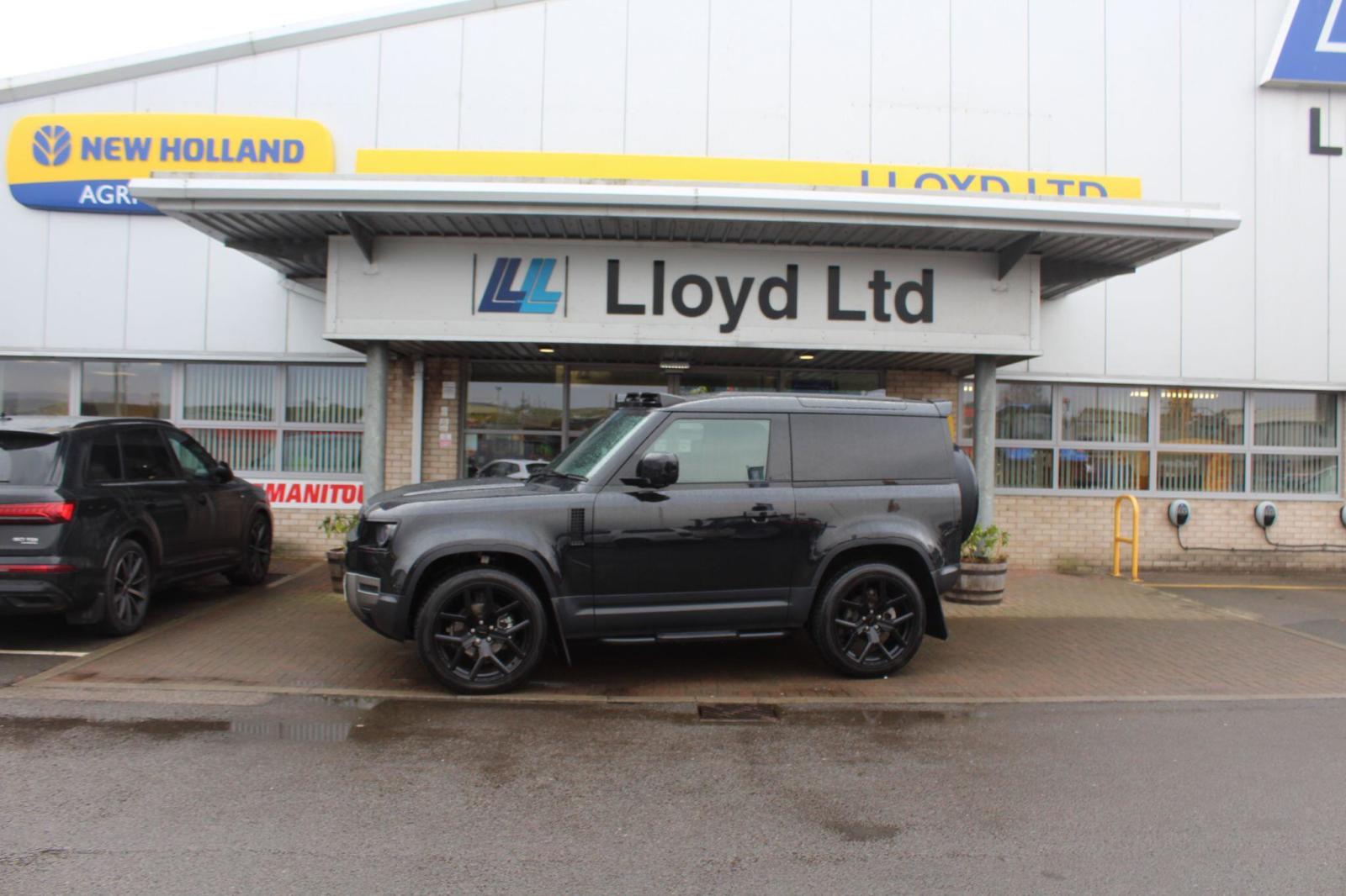2025 Land Rover Defender 90